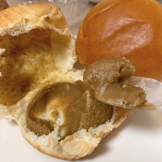 「ヤマザキ 薄皮 焦がしキャラメルクリームパン 袋5個」のクチコミ画像 by もぐミさん