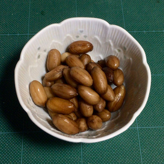 「カモ井 ゆでピーナッツ しょうゆ味 袋100g」のクチコミ画像 by white hacker hachiさん
