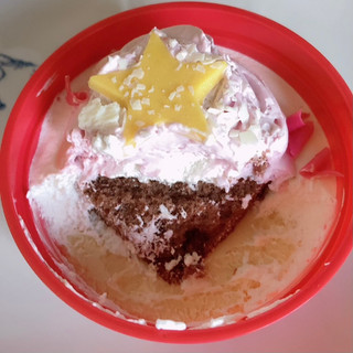 「ロピア ルビーチョコツリーのケーキ ダブルチーズ仕立て カップ1個」のクチコミ画像 by まえ子んさん