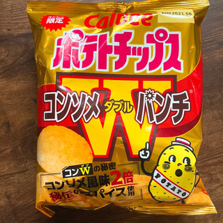 「カルビー ポテトチップス コンソメWパンチ 袋75g」のクチコミ画像 by ぺりちゃんさん