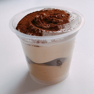 「スイーツ・スイーツ 六層仕立ての味わいコーヒー香るティラミス カップ1個」のクチコミ画像 by ぺりちゃんさん