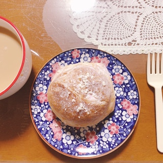 「ローソン Uchi Cafe’ SWEETS ベリーフィーユシュー 苺のミルフィーユシュー」のクチコミ画像 by ボスレーさん