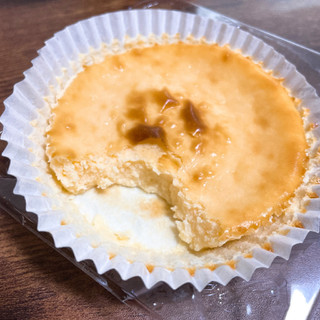 「プレシア バスク風チーズケーキ 袋1個」のクチコミ画像 by ぺりちゃんさん