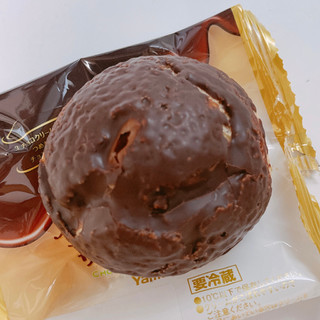 「ヤマザキ 生チョコ仕立てのザクザククッキーシュー 袋1個」のクチコミ画像 by ぺりちゃんさん