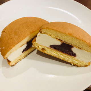 「ローソン Uchi Cafe’ SWEETS あんこバターケーキサンド」のクチコミ画像 by Memoさん