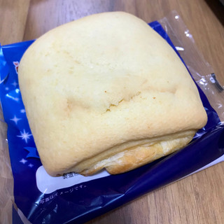 「神戸屋 贅沢メロンパン 濃厚ミルク 袋1個」のクチコミ画像 by シロゴマさん