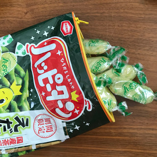 「亀田製菓 ハッピーターン えだ豆味 袋81g」のクチコミ画像 by にゃんこさん