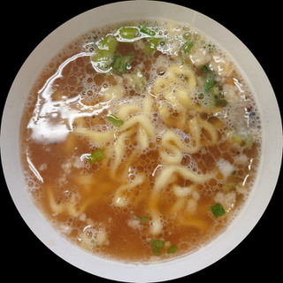 「明星食品 麺神 極旨魚介醤油 カップ96g」のクチコミ画像 by tddtakaさん