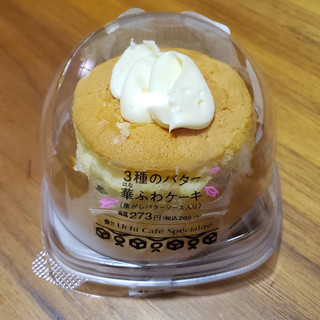 「ローソン Uchi Cafe’ SWEETS Specialite 3種のバター華ふわケーキ 焦がしバターソース入り」のクチコミ画像 by micorazonさん