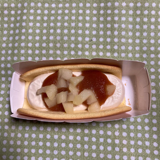 「ローソン Uchi Cafe’ SWEETS シナモン香る りんごとキャラメルケーキアイス」のクチコミ画像 by ミルクミントさん