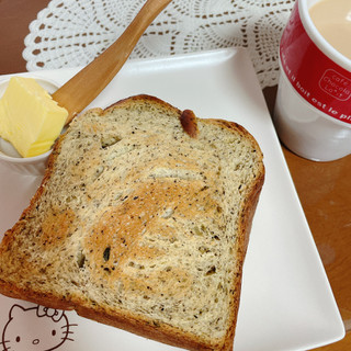 「大洋 ほうじ茶デニッシュ食パン 袋1個」のクチコミ画像 by ボスレーさん