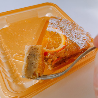 「ドンレミー 紅茶とオレンジのタルト＆NYチーズケーキ パック2個」のクチコミ画像 by ぺりちゃんさん