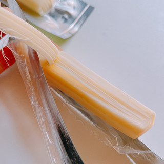 「雪印メグミルク 北海道100 さけるチーズ ローストガーリック味 袋25g×2」のクチコミ画像 by ぺりちゃんさん