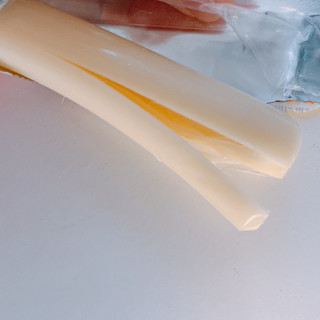 「雪印メグミルク 北海道100 さけるチーズ とうがらし味 袋25g×2」のクチコミ画像 by ぺりちゃんさん
