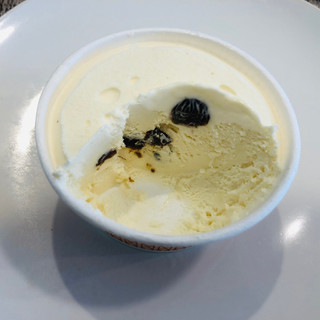 「森永 MOW PRIME ゴールドラムレーズン 発酵バターの香り カップ140ml」のクチコミ画像 by Memoさん