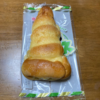 「ヤマザキ 2色メロネ カスタードホイップ＆ミルクホイップ 袋1個」のクチコミ画像 by ミルクミントさん