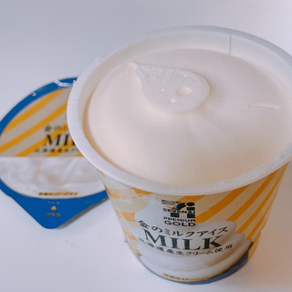 「セブンプレミアムゴールド 金のミルクアイス カップ130ml」のクチコミ画像 by ぺりちゃんさん