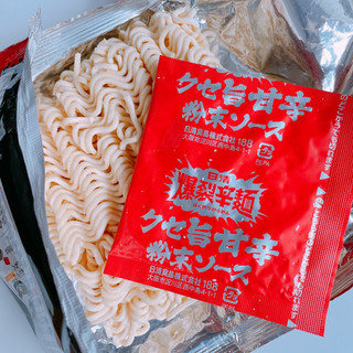 「日清食品 爆裂辛麺 韓国風 極太大盛激辛焼そば 袋130g」のクチコミ画像 by ぺりちゃんさん