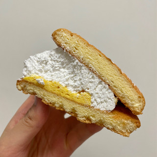 「ドンレミー ケーキ屋さんのマリトッツォ パック1個」のクチコミ画像 by apricotさん