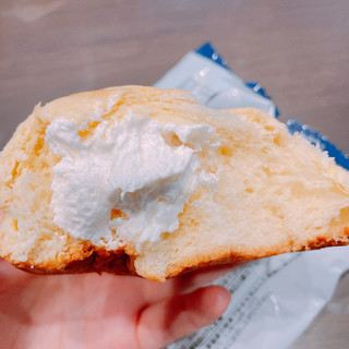 「Pasco ホイップメロンパン ジャージー牛乳 袋1個」のクチコミ画像 by ぺりちゃんさん