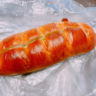 「伊三郎製パン くるみのピスタチオクリーム」のクチコミ画像 by ぺりちゃんさん