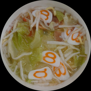 「サンヨー食品 8番らーめん監修 野菜らーめん 塩 カップ99g」のクチコミ画像 by tddtakaさん