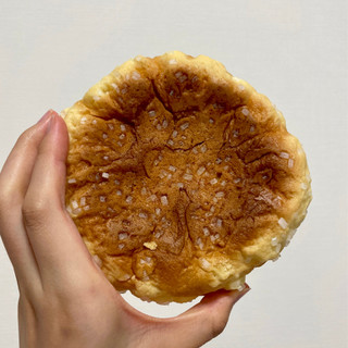 「セブン-イレブン 平焼きシュガーパン ザラメ使用」のクチコミ画像 by apricotさん