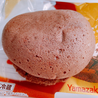 「ヤマザキ ふわふわスフレ 生チョコクリーム 袋1個」のクチコミ画像 by ぺりちゃんさん