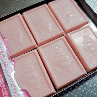 「ブルボン アルフォートミニチョコレート ストロベリー 箱12個」のクチコミ画像 by ひよどっとさん