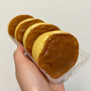 「タカキベーカリー たまごとみるくのケーキ 袋4個」のクチコミ画像 by apricotさん