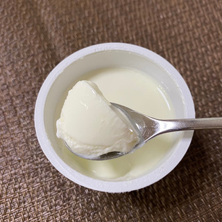 「シャトレーゼ 贅沢生クリームヨーグルト Cream＆Creamy」のクチコミ画像 by ちいぼうさん