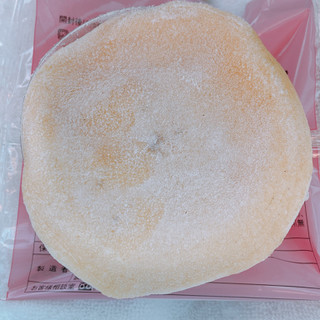 「ヤマザキ クリームたっぷりパンケーキ 4種のベリー入りホイップ 袋1個」のクチコミ画像 by ぺりちゃんさん
