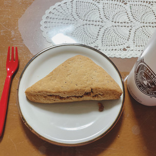 「ミニストップ MINISTOP CAFE 紅茶のスコーン」のクチコミ画像 by ボスレーさん