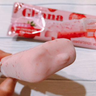 「ロッテ ガーナチョコ＆クッキーサンド 恋味いちご 袋76ml」のクチコミ画像 by ice-tokkoさん