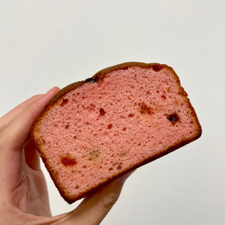「ファミリーマート あまおういちごのパウンドケーキ」のクチコミ画像 by apricotさん