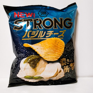 「湖池屋 STRONG ポテトチップス バジルチーズ 袋52g」のクチコミ画像 by ミヌゥさん