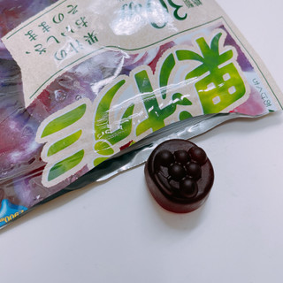 「明治 果汁グミ 糖類30％オフ ぶどう 袋48g」のクチコミ画像 by ぺりちゃんさん