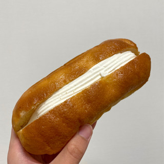 「ファミリーマート ファミマ・ベーカリー たっぷりホイップパン」のクチコミ画像 by apricotさん
