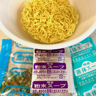 「明星食品 The淡麗 らぁ麺や嶋監修 醤油らぁ麺 カップ102g」のクチコミ画像 by めりけんさん