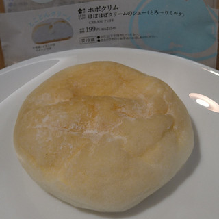 「ローソン Uchi Cafe’ ホボクリム ほぼほぼクリームのシュー とろ～りミルク」のクチコミ画像 by レビュアーさん