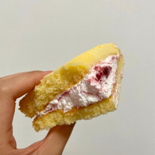 「ヤマザキ イチゴスペシャル風生ケーキ 袋1個」のクチコミ画像 by apricotさん