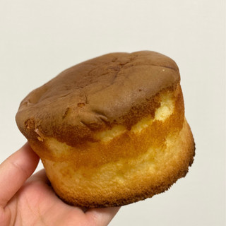 「セブン-イレブン 大きなふわふわ食感 シフォンケーキ」のクチコミ画像 by apricotさん