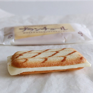 「ブルボン ブランチュール ホワイトチョコ＆ラングドシャクッキー 袋11個」のクチコミ画像 by ミヌゥさん