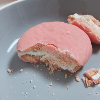 「ロッテ チョコパイ 苺とホイップクリーム 箱6個」のクチコミ画像 by パムパムさん