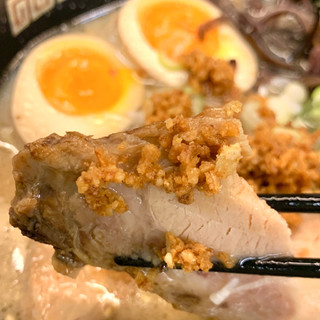 「鹿児島ラーメン豚とろ 豚とろ 半熟煮玉子入り豚とろラーメン 1杯」のクチコミ画像 by めりけんさん