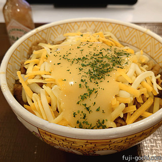 「すき家 3種のチーズ牛丼 ミニ」のクチコミ画像 by レビュアーさん