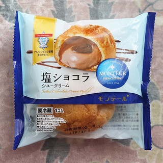 「モンテール 小さな洋菓子店 塩ショコラシュークリーム」のクチコミ画像 by Yulikaさん