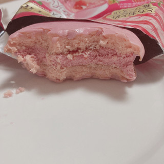 「ロッテ ピンクチョコパイアイス贅沢いちご 袋50ml」のクチコミ画像 by パムパムさん