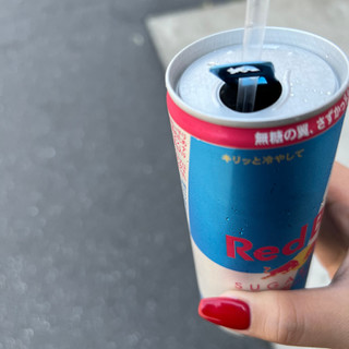 「レッドブル・ジャパン シュガーフリー 缶250ml」のクチコミ画像 by 惰眠を貪るさん