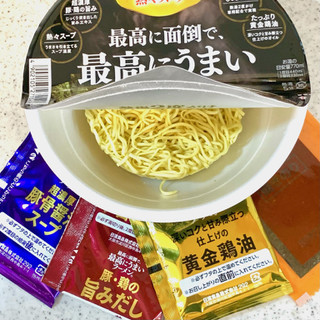 「日清食品 最高に面倒で、最高にうまいラーメン。家系豚骨醤油 172g」のクチコミ画像 by めりけんさん